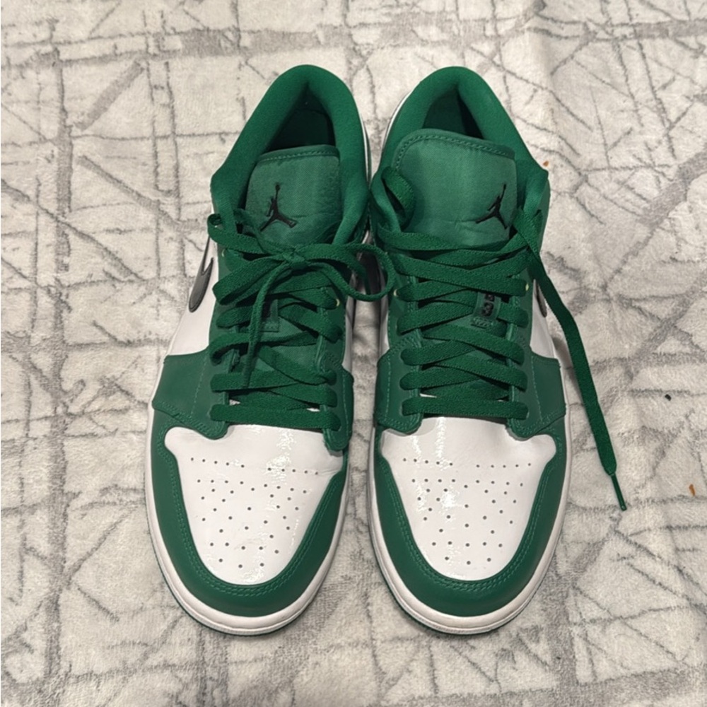 Nike Men's Green and White Sneakers
